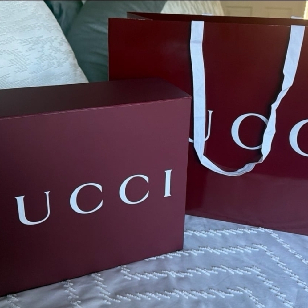 Gucci Burgundy G